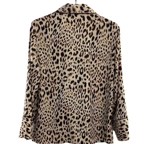 Victoria's Secret Womens Leopard Print Notched Satin Button-Up Pajama Top Small - Picture 2 of 4